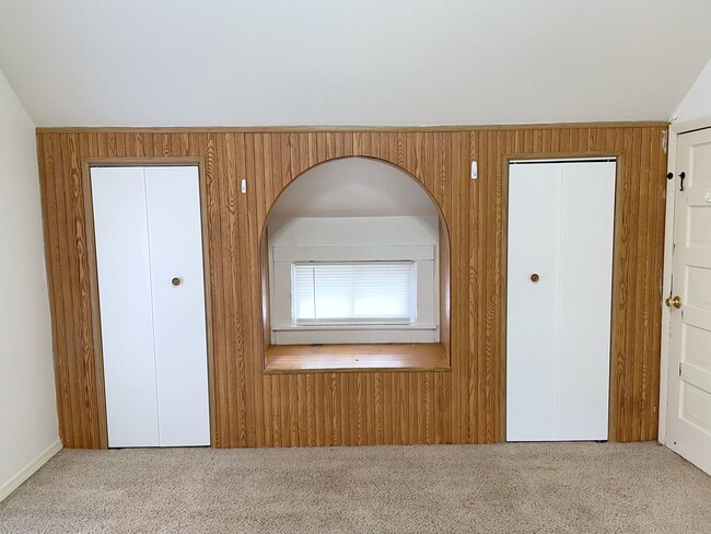 Building Photo - Nice 2-Bedroom Home In a Nice Quiet Neighborhood Near Elkhart General Hospital