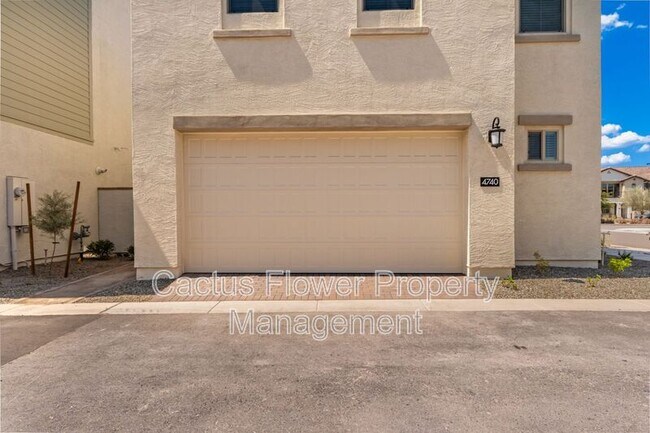 Building Photo - 4740 S Ferric