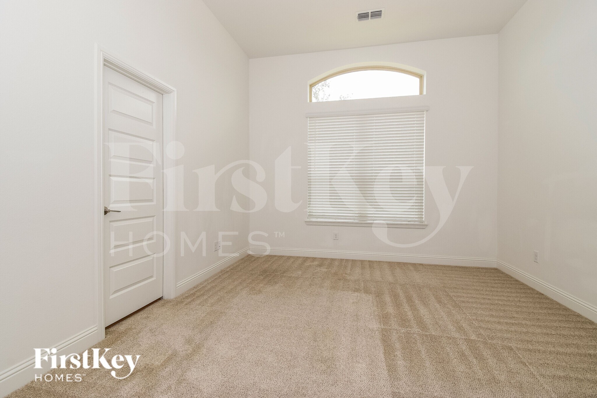 Building Photo - 2811 Winchester Ave