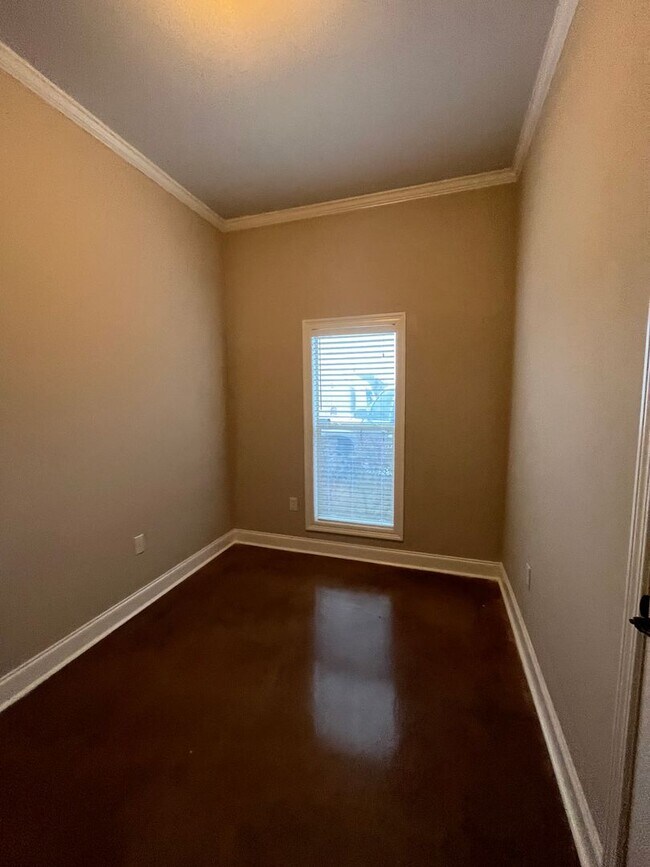 Building Photo - 221 Greenfield Ridge Dr