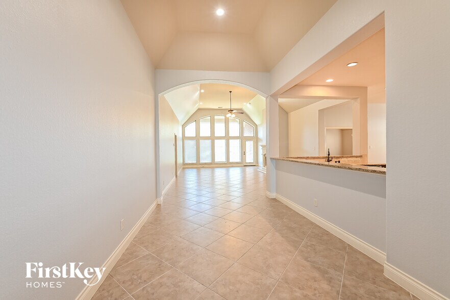 Building Photo - 18631 Minden Oaks Dr