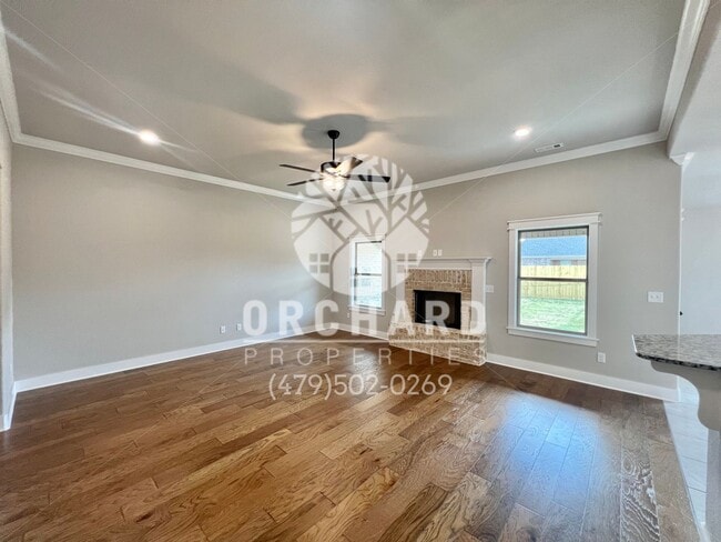 Building Photo - Tontitown- Single Family Home- Beautiful Wellington Plan- 9 Month Lease