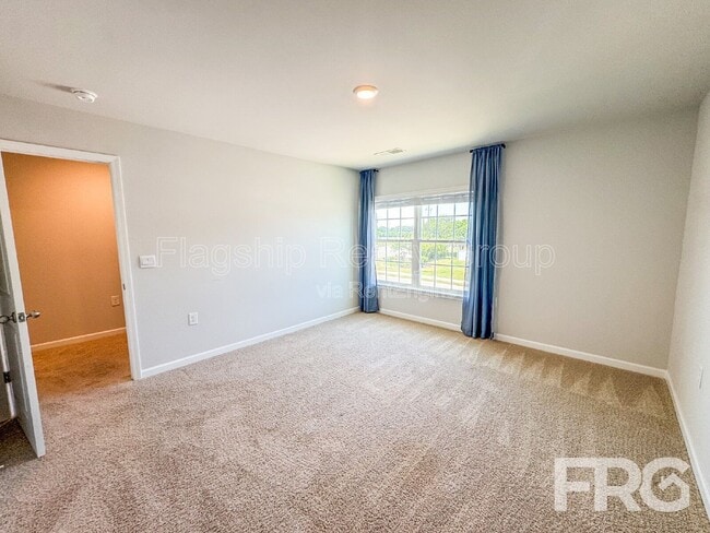 Building Photo - 1313 Riverstone Dr