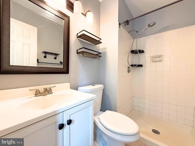 Building Photo - 10405 Bloom Dr