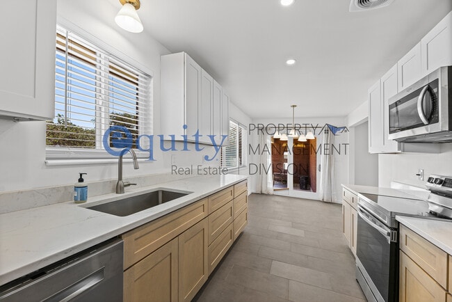 Building Photo - 8894 S 540 E