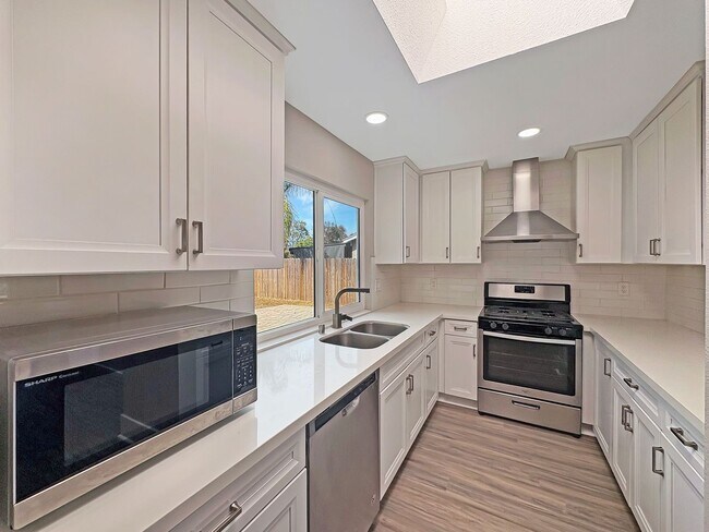 Building Photo - Stunning 3BR/2BA San Diego Home with Solar...