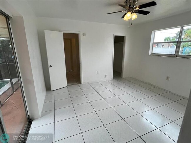 Building Photo - 7941 Plantation Blvd