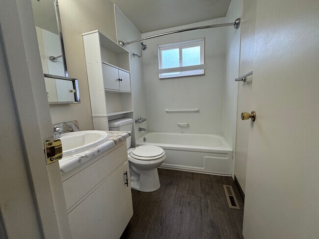 Building Photo - 1380 Kittyhawk Ave