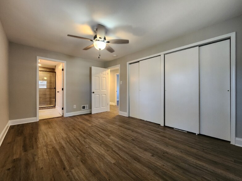 Building Photo - 1020 Woodvale Dr