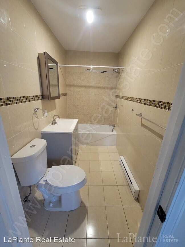 Building Photo - 2 br, 1 bath House - 1310 Albert