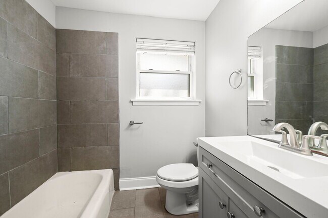 Building Photo - 8120 N Essen Heights Ct