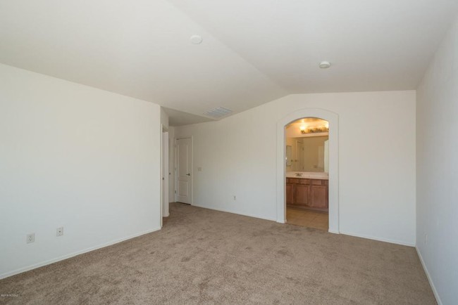 Building Photo - 8332 N Johnson Dr