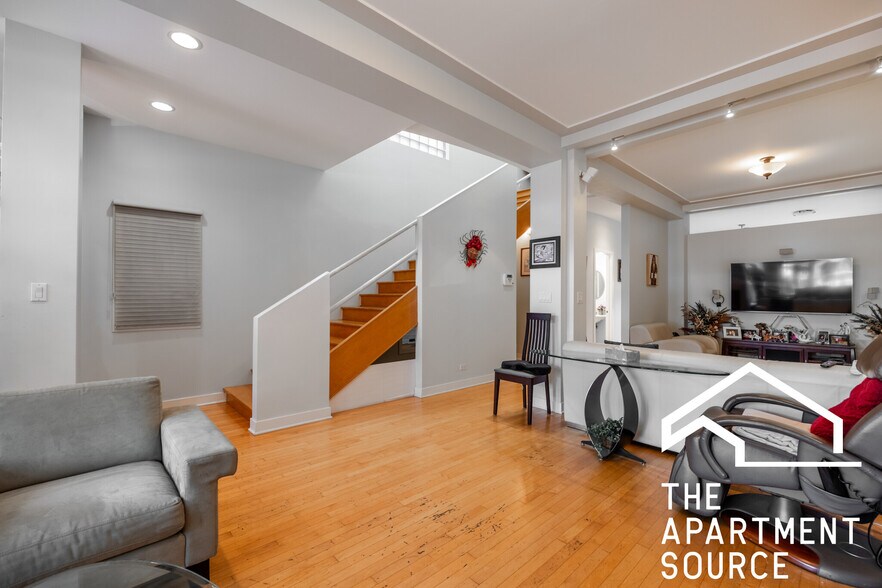 Building Photo - 1723 N Wood St