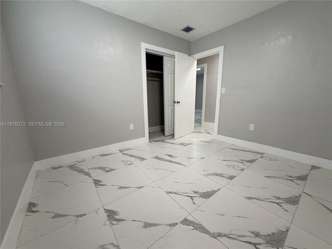 Building Photo - 508 E 23rd St