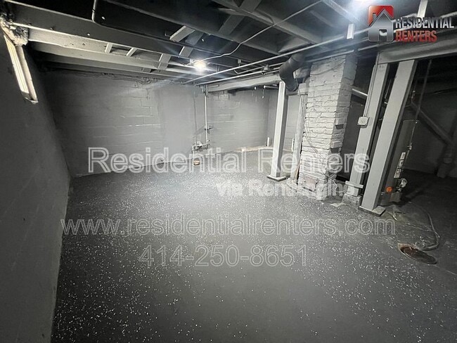 Building Photo - 5426 N 41st St