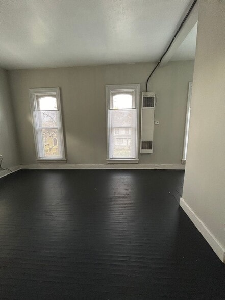 Building Photo - 911 N 9th St Rd