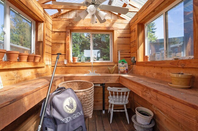 Building Photo - SHORT TERM LEASES! 1-6 months - 3-Bedroom ...