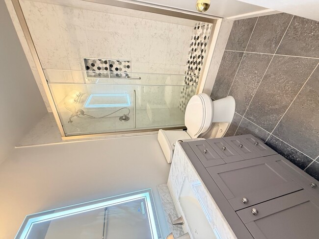 Building Photo - 3161 Hopewell Dr