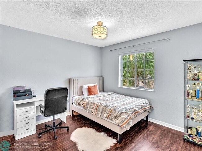Building Photo - 16418 Sapphire St