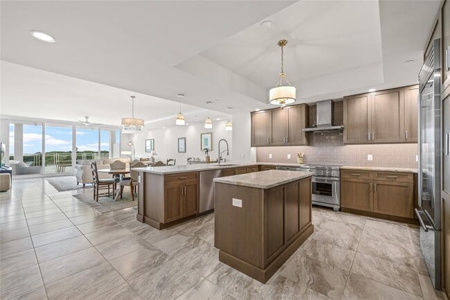 Building Photo - 795 Collany Rd