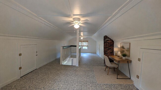 Building Photo - 126 E Wilburn Ave