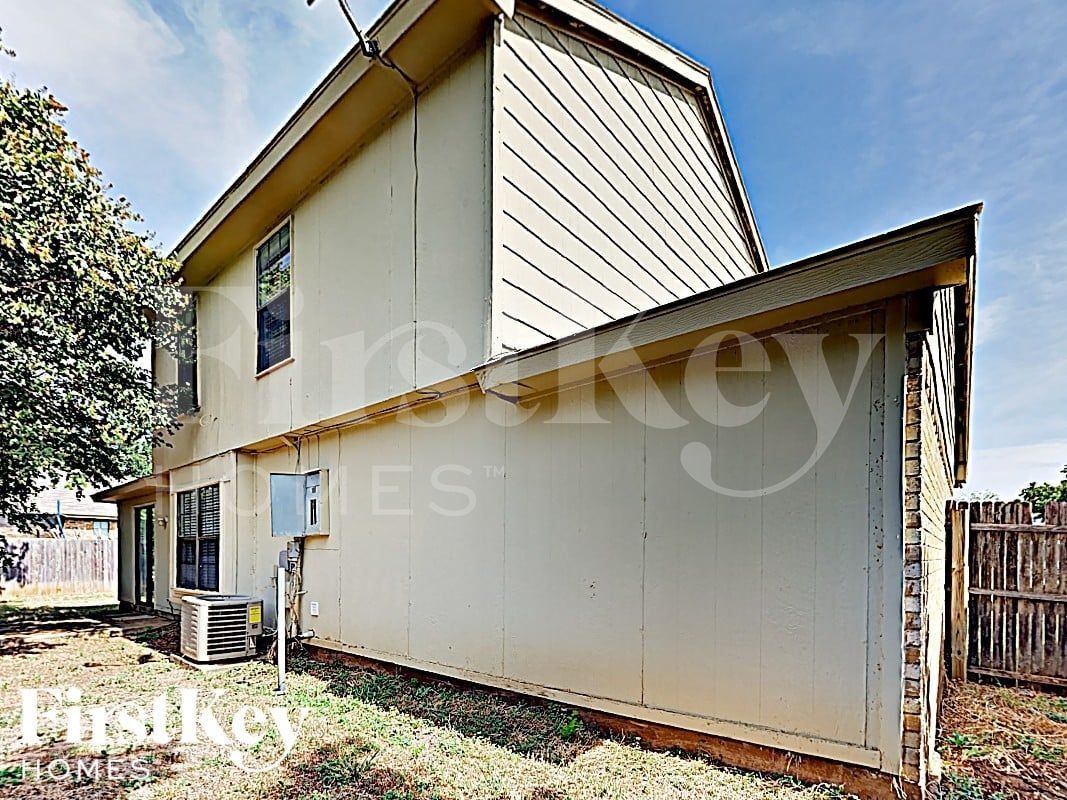 Building Photo - 2805 Galemeadow Dr