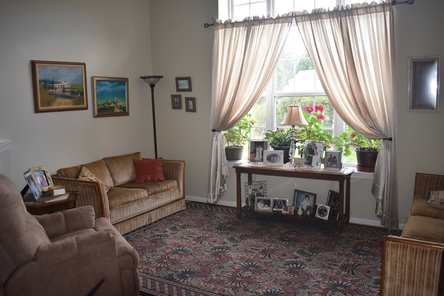 Living room - 1007 RIVERS ARCH