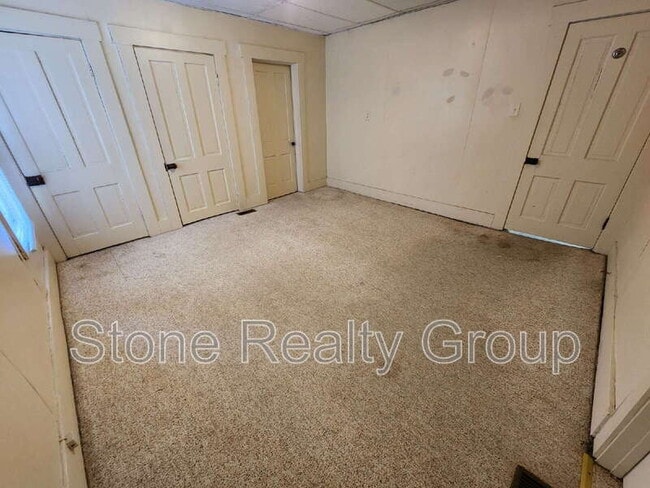 Building Photo - 706 N Erie St