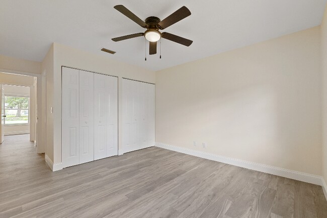 Building Photo - 47 Farragut Dr