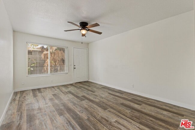 Building Photo - 331 E Washington Ave