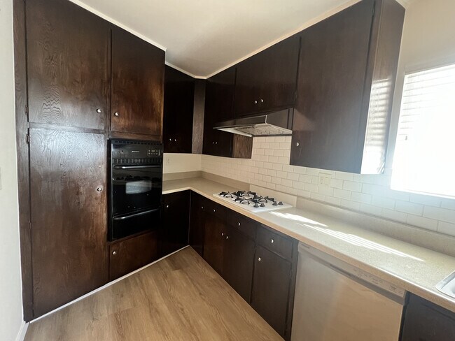 Building Photo - 1815 Camden Ave