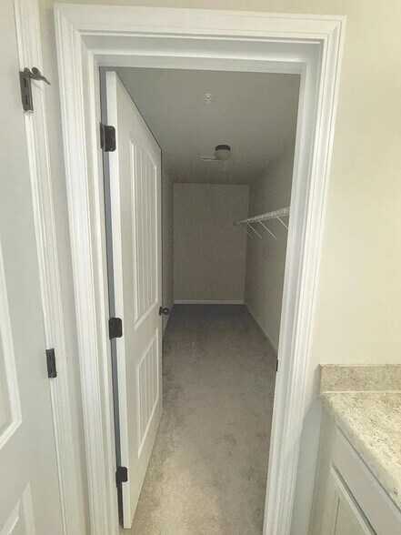 Building Photo - 2890 Bayrose Cir