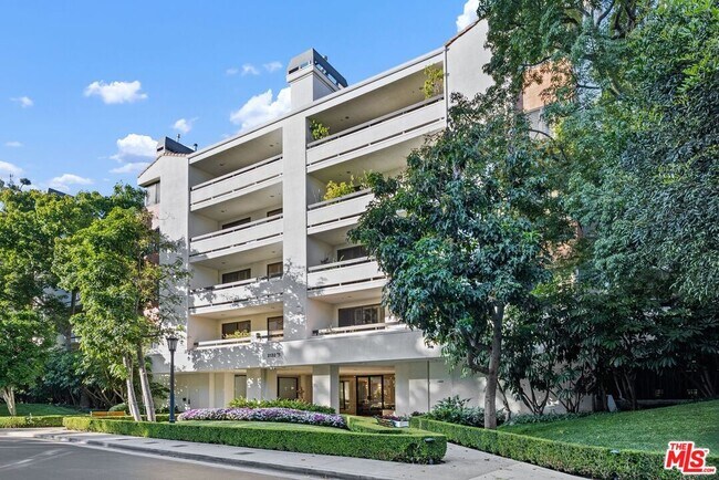 Building Photo - 2132 Century Park Ln