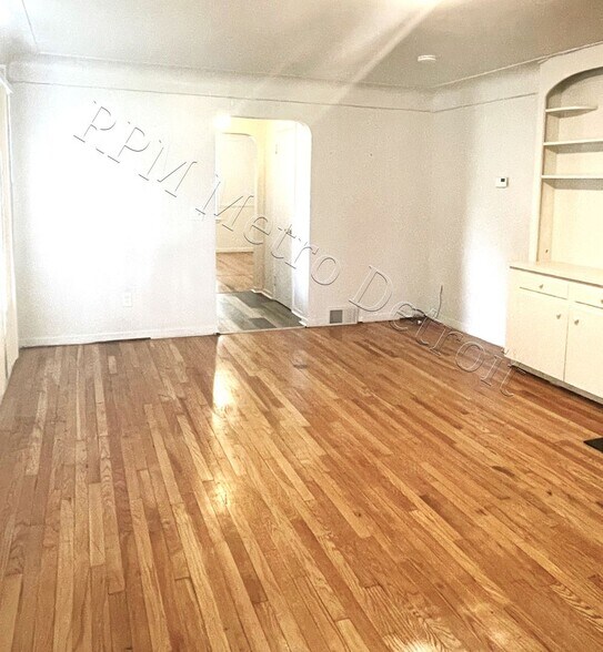 Building Photo - 32851 Linderman Ave