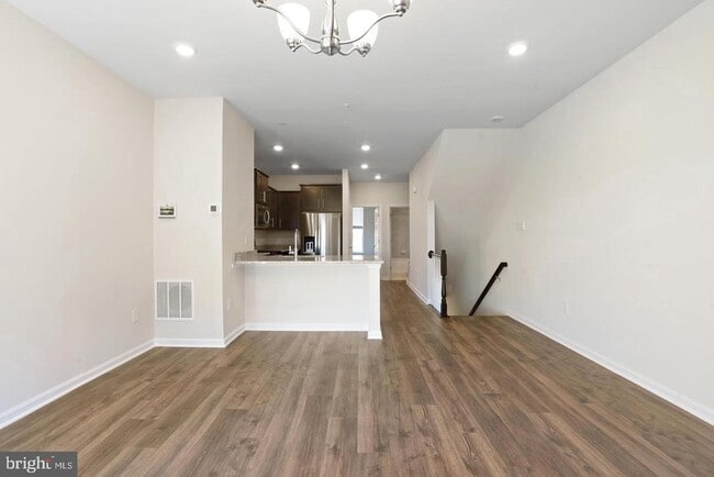 Building Photo - 568 Banquet Ln