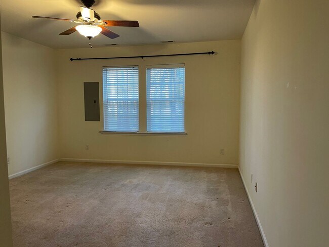 Building Photo - 4257 Falcon Creek Dr