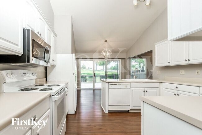 Building Photo - 7482 Pierside Dr