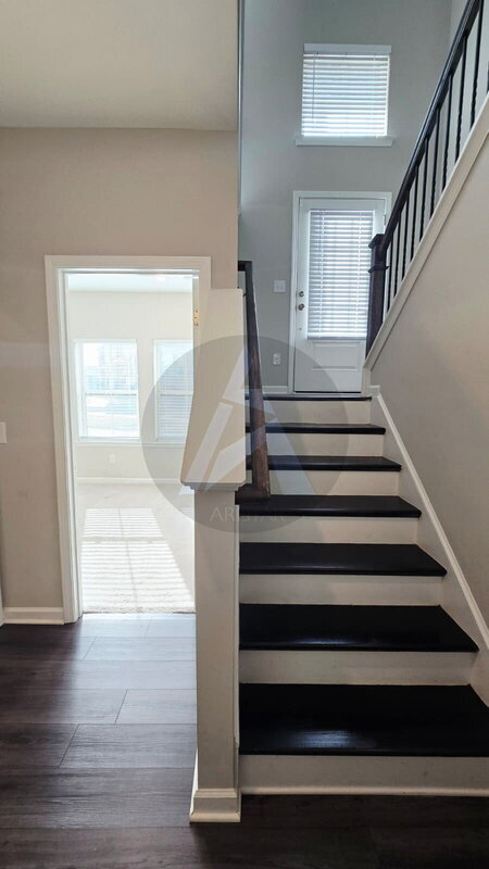 Building Photo - 209 Commons Ave