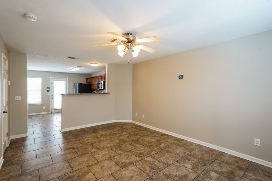 Building Photo - 8013 Logan Dr