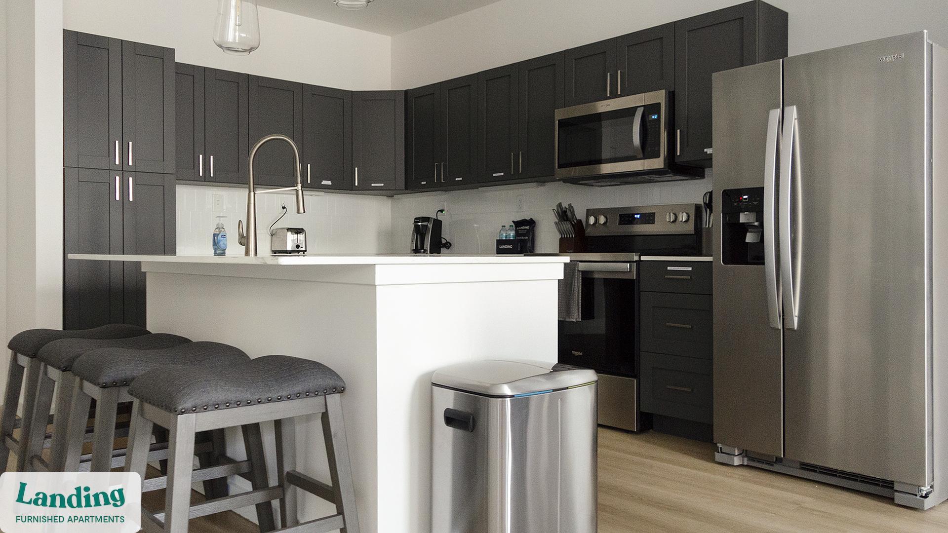 Building Photo - 650 N Main St