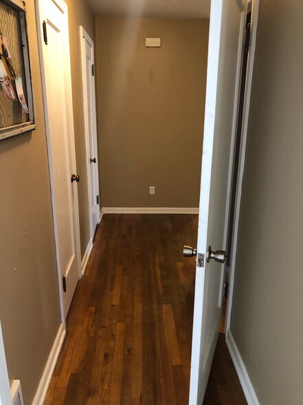 upper hall - 1816 W Arrowhead Plz