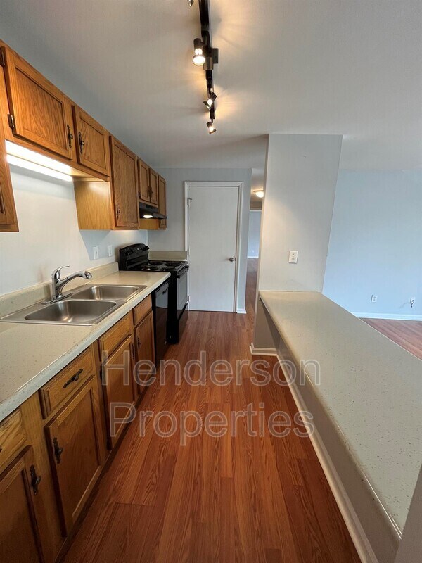 Building Photo - 9501 Shannon Green Dr