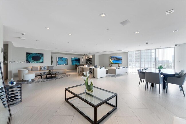 Building Photo - 300 Sunny Isles Blvd