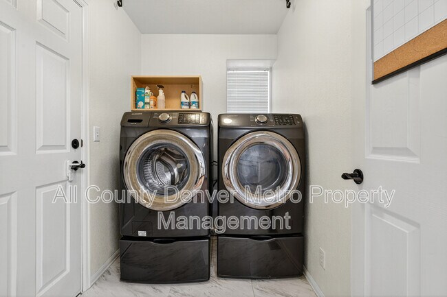 Building Photo - 10203 Vine Ct