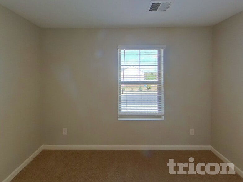 Building Photo - 1405 Veranda Ln