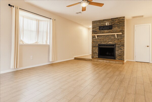 Building Photo - 2379 Briarwest Blvd