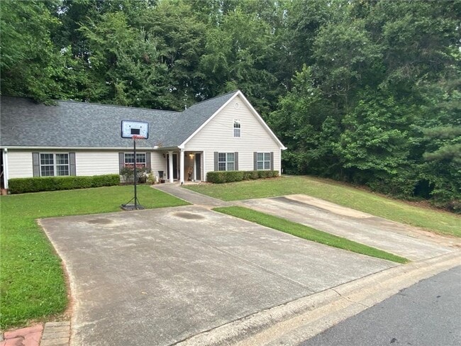 Building Photo - 130 River Pointe Ct SW