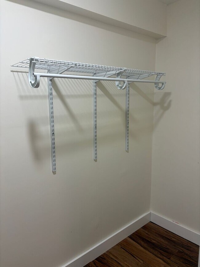 Building Photo - Stepless Townhome