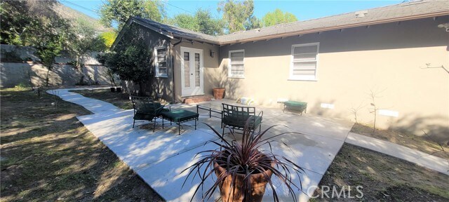 Building Photo - 1845 N Santa Anita Ave