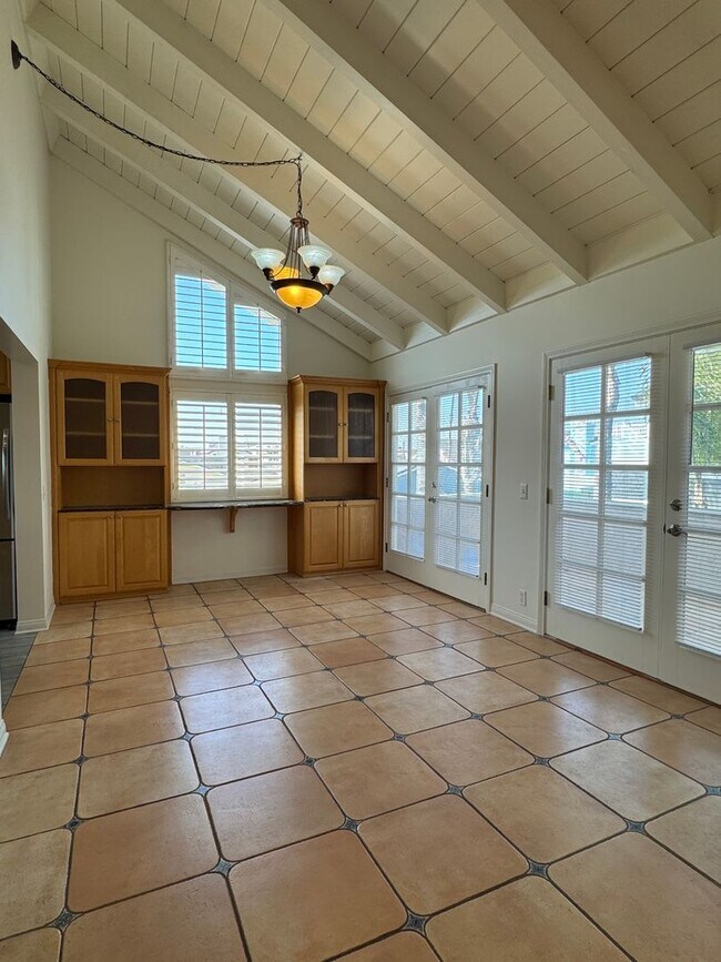 Building Photo - Wonderful Family Home in Mandalay Shores –...